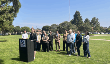 Chamber of Commerce, Padres oppose $25 minimum wage proposal